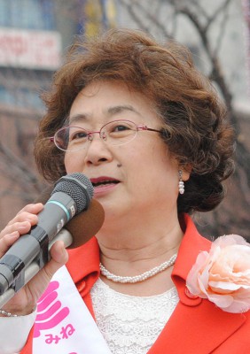 峯りみこ候補＝2014年2月2日、川口市