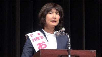 おかざき郁子県議候補＝2015年1月11日、さいたま市
