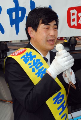 「『戦争許さない』の願いを託してください」と訴える平川候補＝2015年4月16日、川口市