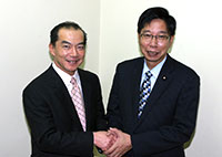 伊藤岳004　大門みきし参院議員と